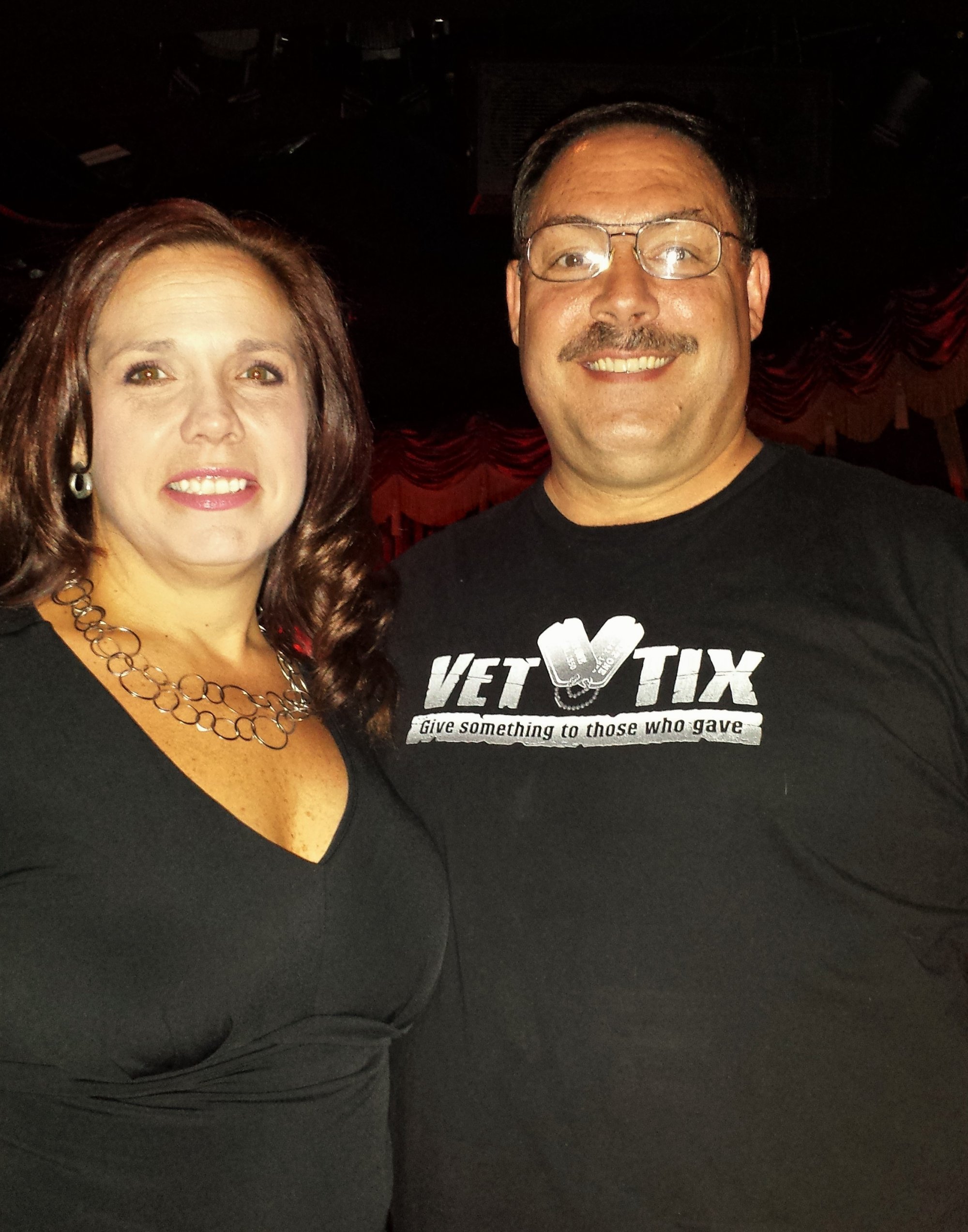 Brad Garrett's Comedy Club - Headliner Derek Richards - Friday Night