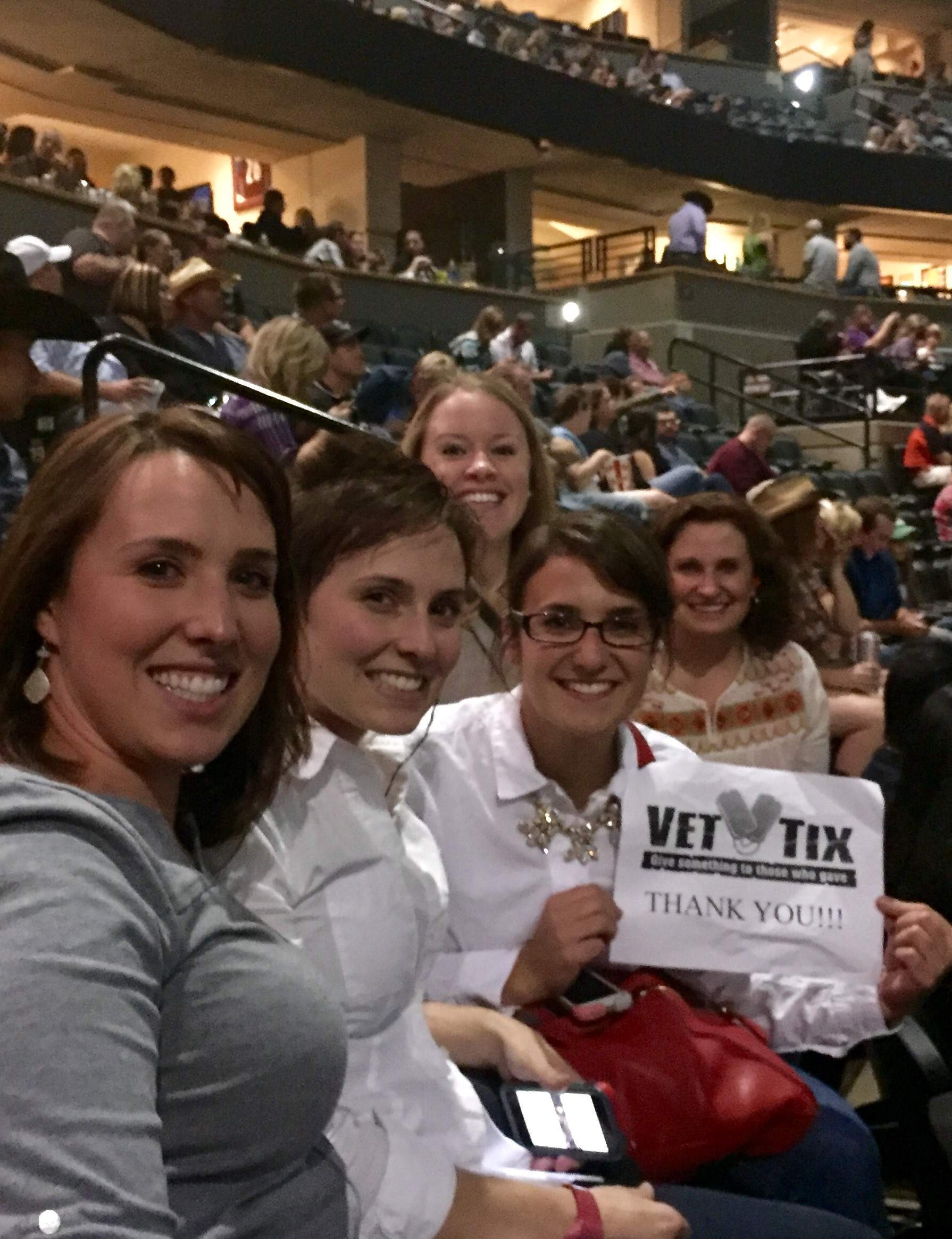 Brad Paisley - Crushin It World Tour
