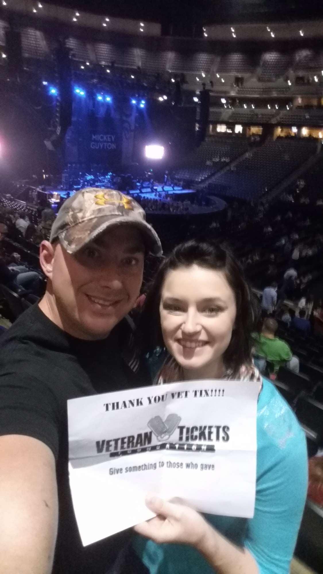 Brad Paisley - Crushin It World Tour