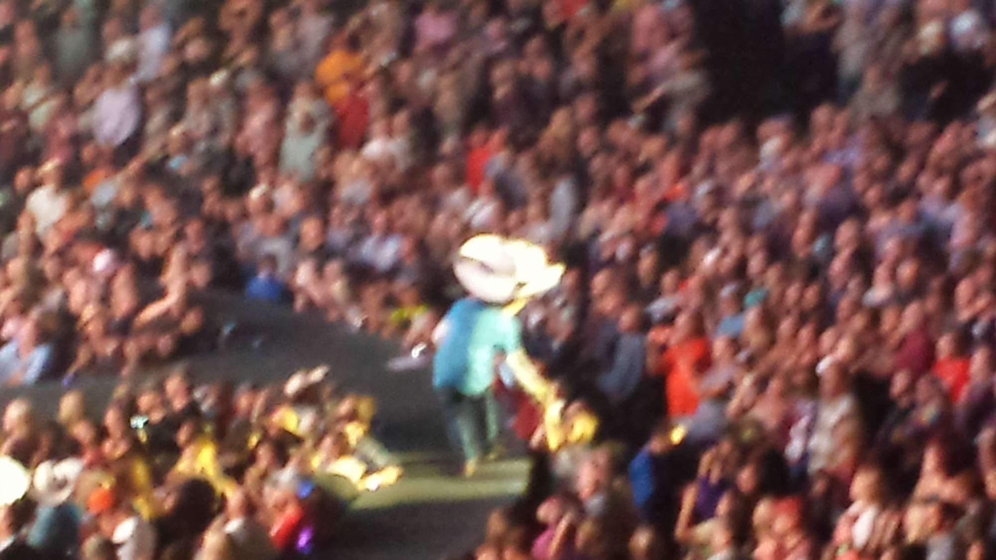 Brad Paisley - Crushin It World Tour