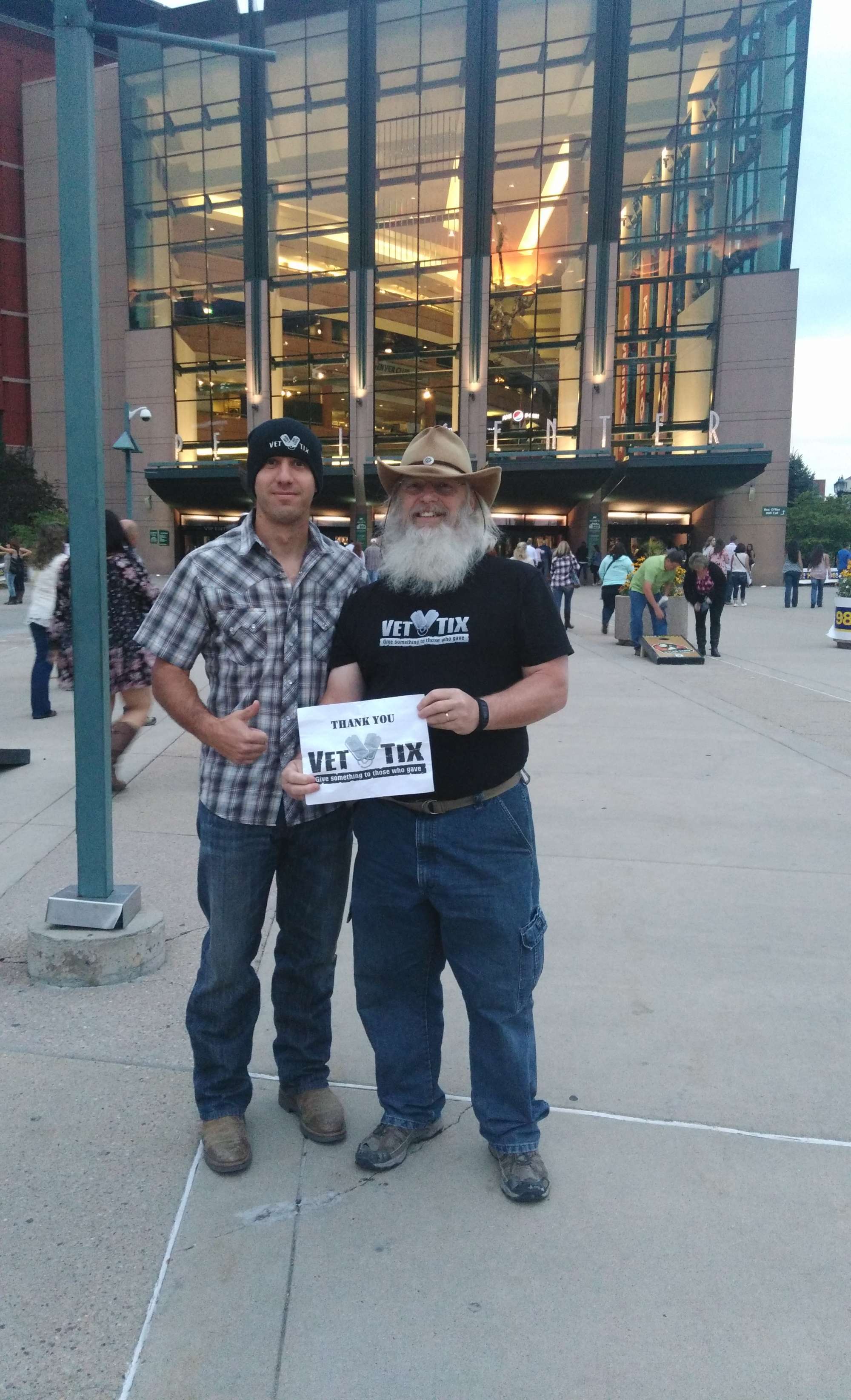 Brad Paisley - Crushin It World Tour