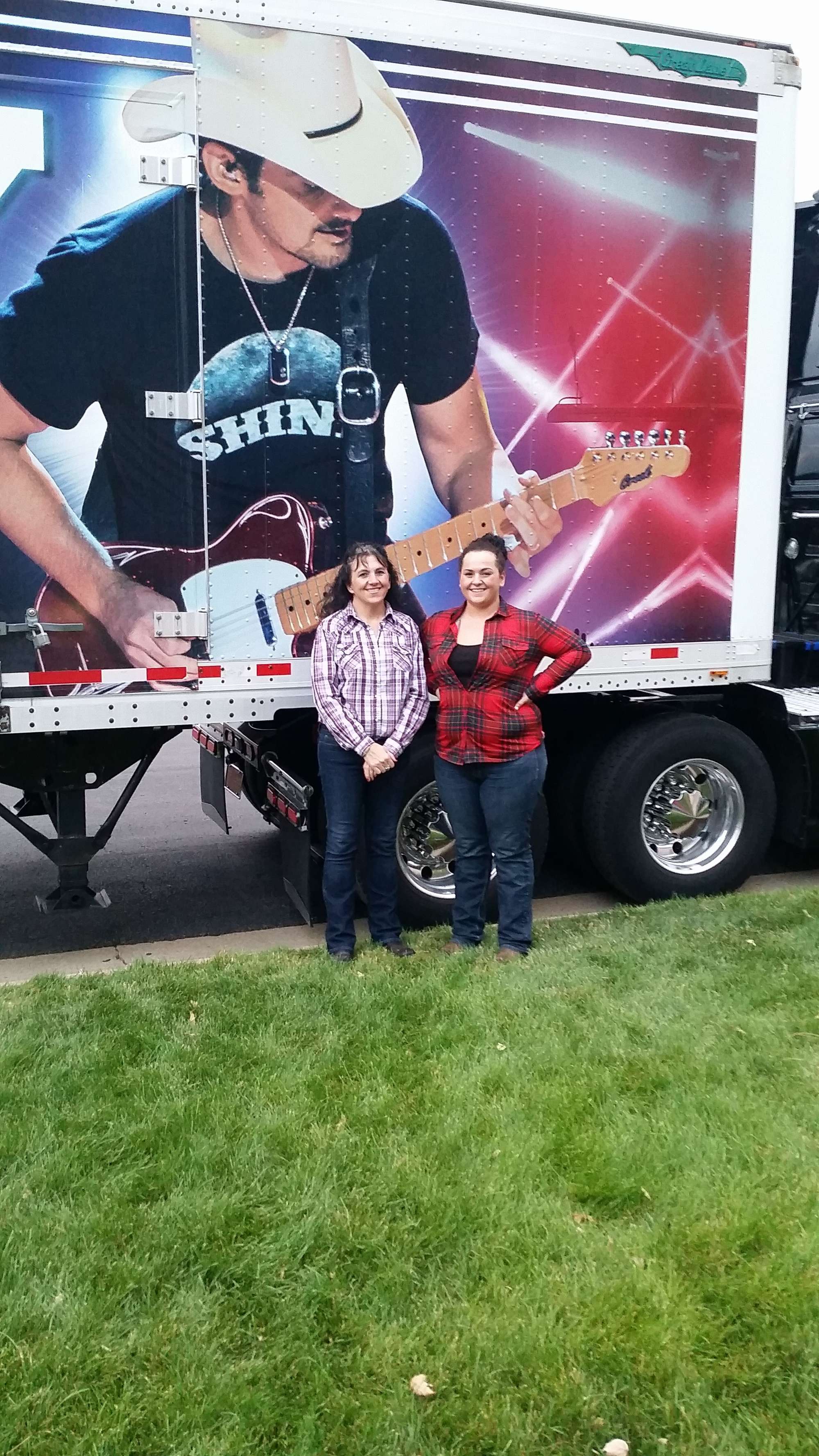 Brad Paisley - Crushin It World Tour