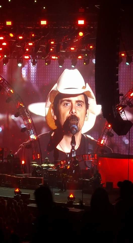 Brad Paisley - Crushin It World Tour