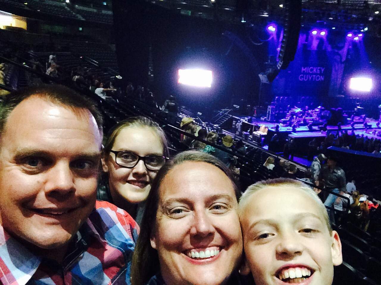 Brad Paisley - Crushin It World Tour