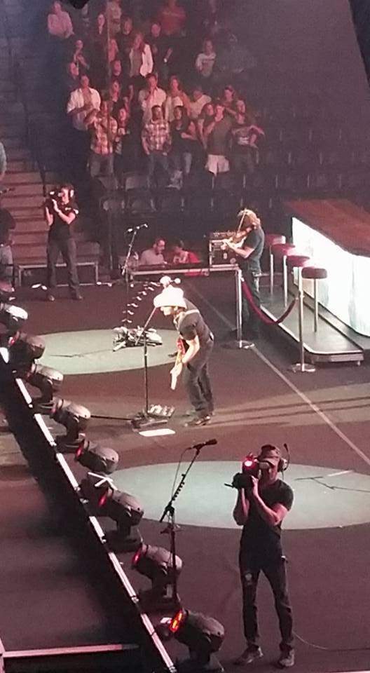 Brad Paisley - Crushin It World Tour