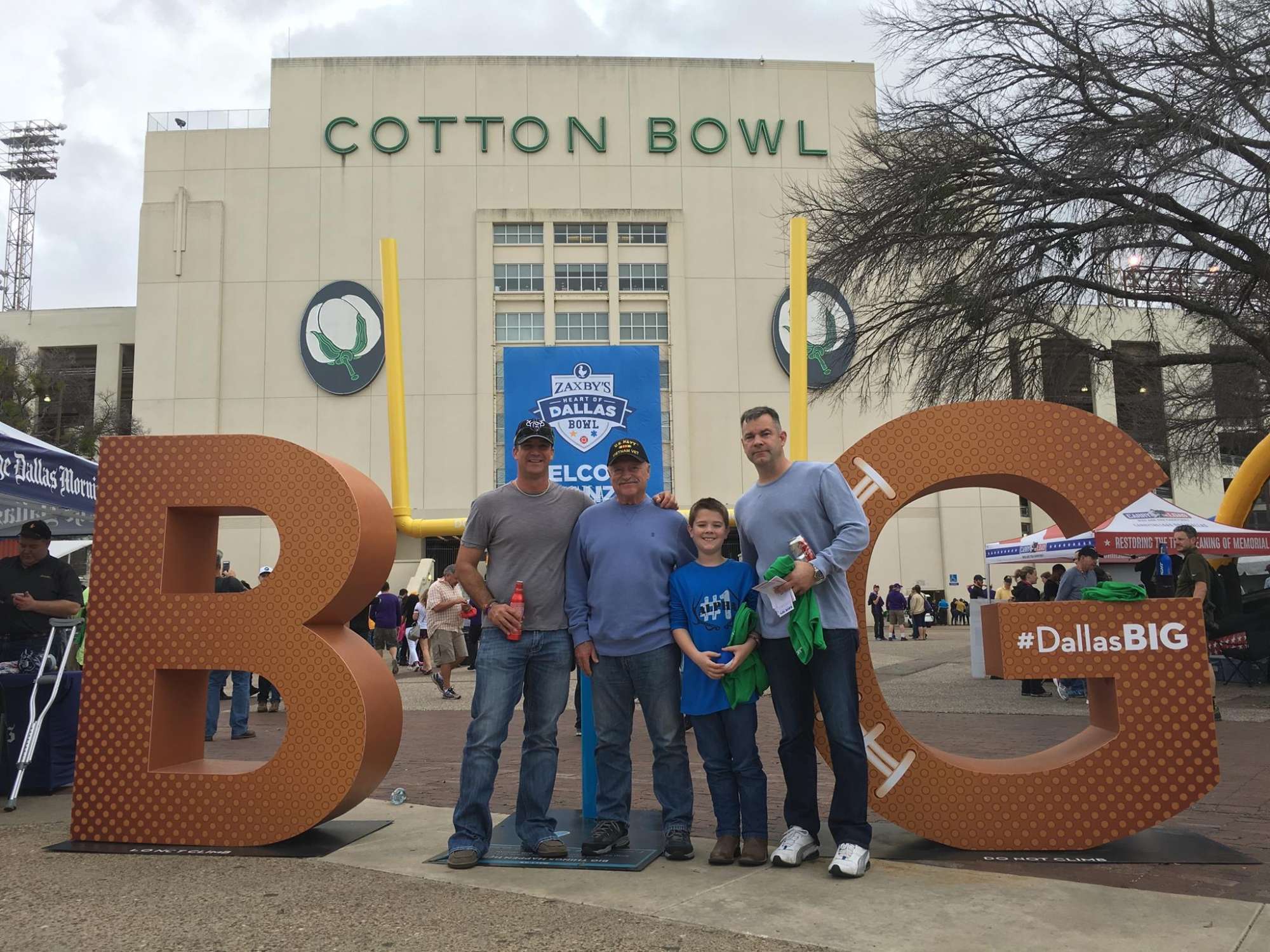 Huskies Headed to Zaxby's Heart of Dallas Bowl - University of Washington  Athletics