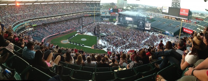 Kenny Chesney: No Shoes Nation Tour @ Angel Stadium