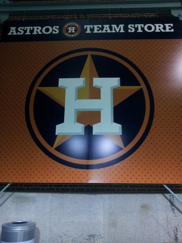 Astros Team Store, Hours