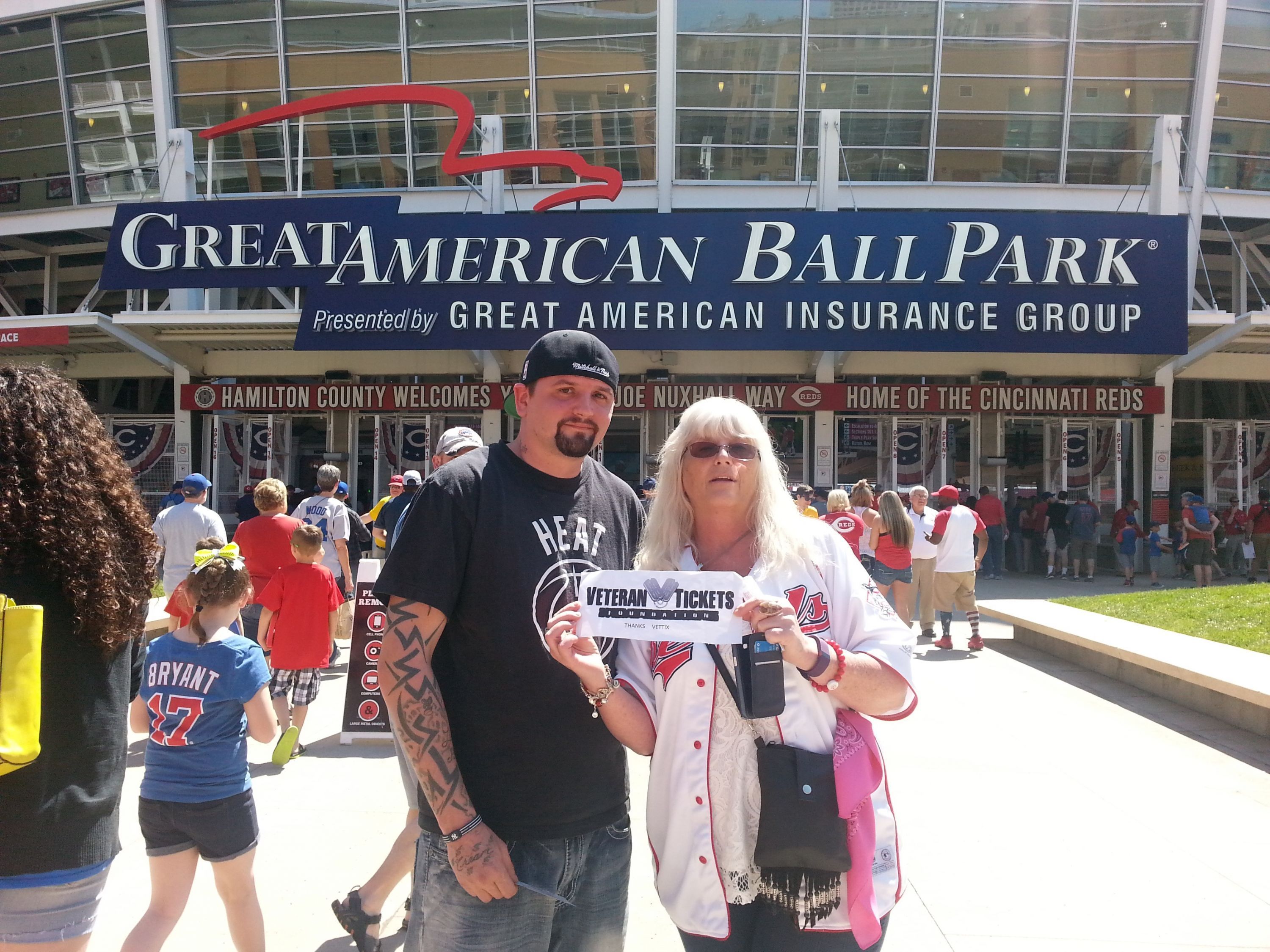 Cincinnati Reds vs. Chicago Cubs - MLB - Afternoon Game