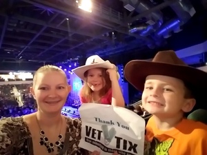 Brad Paisley - Life Amplified World Tour With Special Guests Tyler Farr and Maddie and Tae