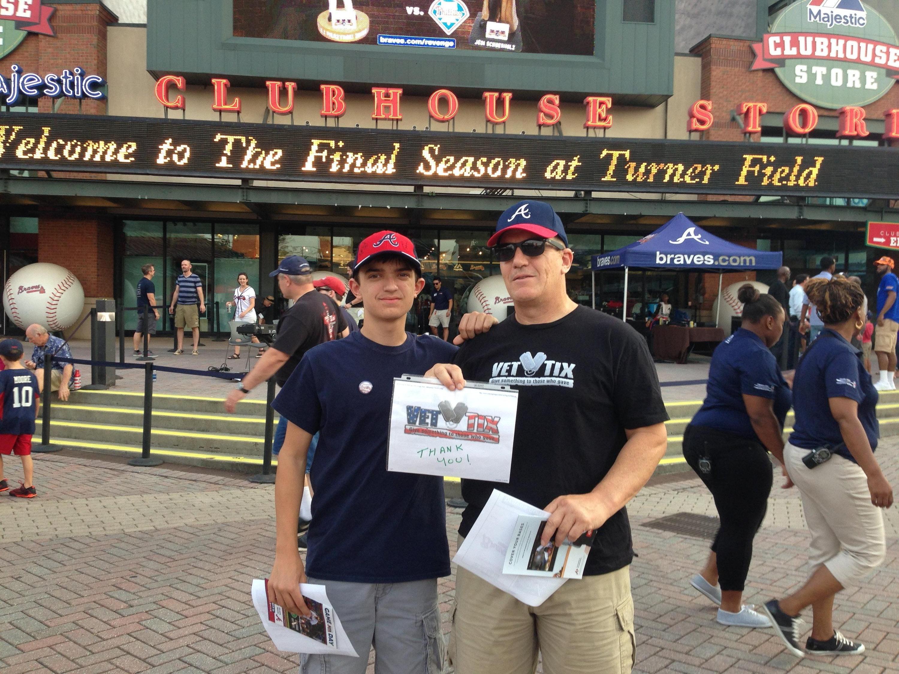 turner field final season shirt