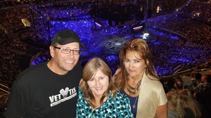 Carrie Underwood - the Storyteller Tour- Stories in the Round With Special Guest Easton Corbin and the Swon Brothers