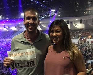 Carrie Underwood - the Storyteller Tour- Stories in the Round With Special Guest Easton Corbin and the Swon Brothers