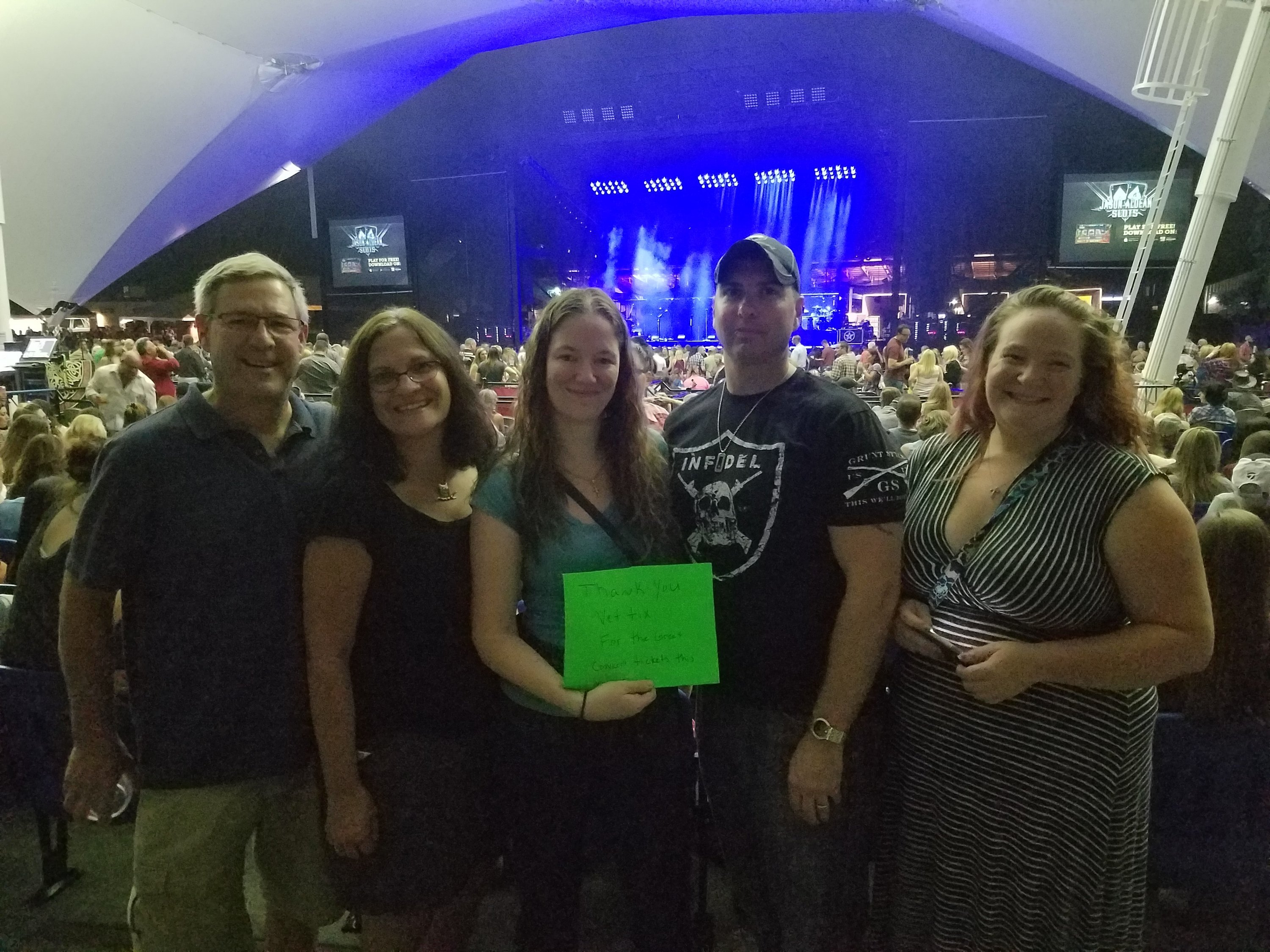 Jason Aldean: Six String Circus Tour 2016 With Special Guest Thomas Rhett and a Thousand Horses