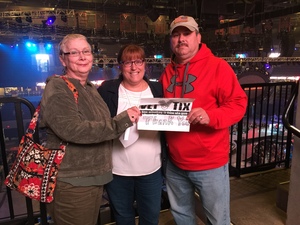 Carrie Underwood - the Storyteller Tour- Stories in the Round With Special Guest Easton Corbin and the Swon Brothers