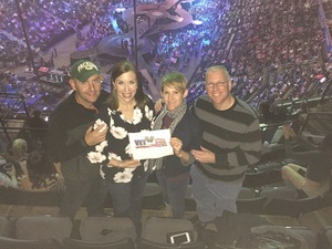 Carrie Underwood - the Storyteller Tour- Stories in the Round With Special Guest Easton Corbin and the Swon Brothers