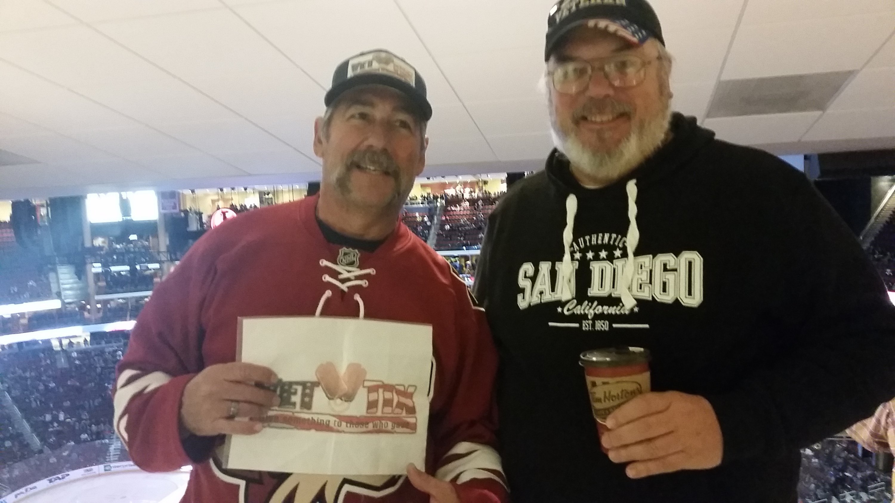 Arizona Coyotes vs. Vancouver Canucks - NHL