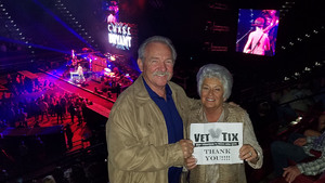 Brad Paisley - Weekend Warrior World Tour With Dustin Lynch, Chase Bryant and Lindsay Ell