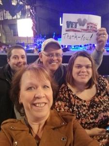 Brad Paisley - Weekend Warrior World Tour With Dustin Lynch, Chase Bryant and Lindsay Ell