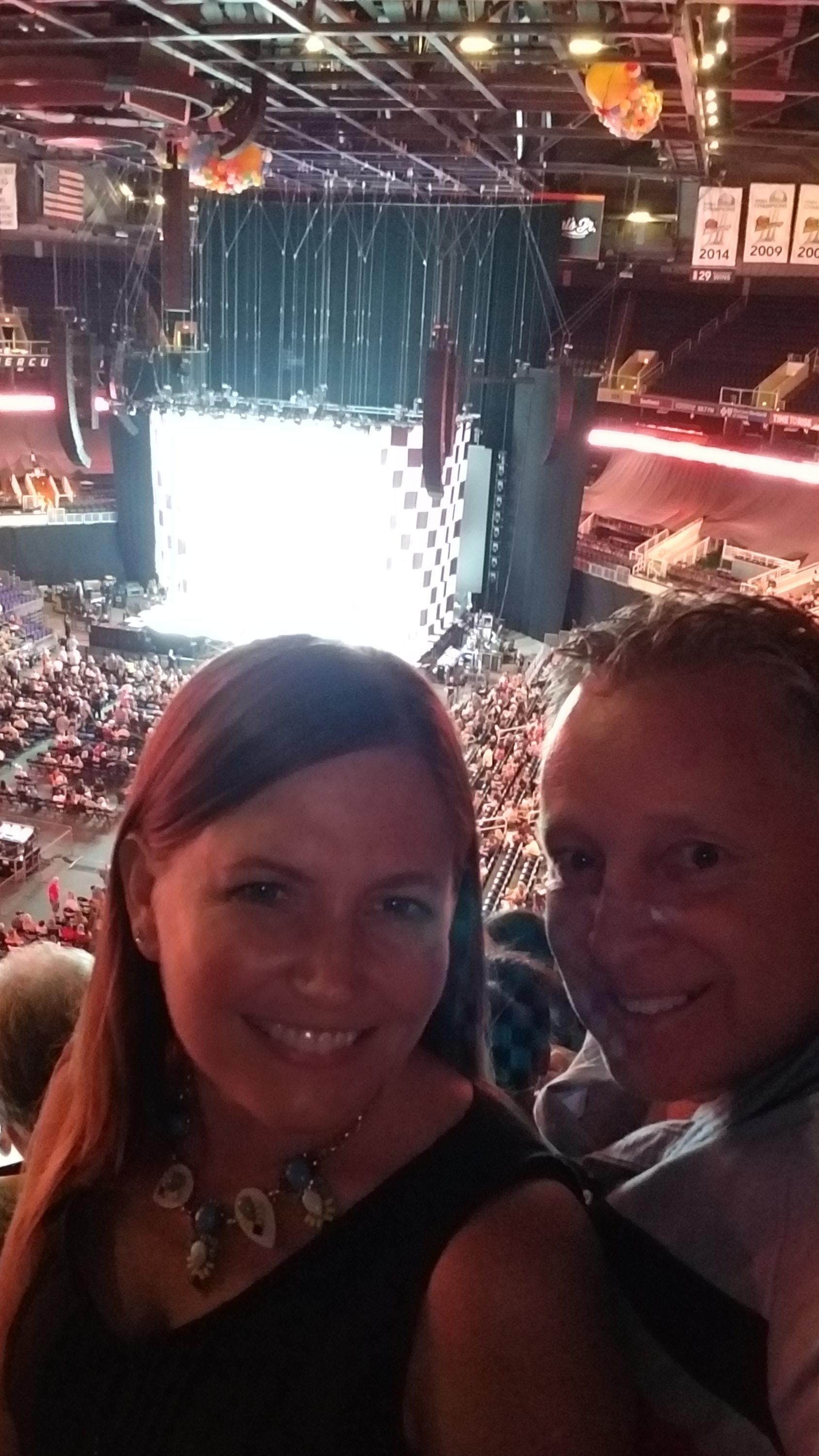 Rod Stewart W/ Special Guest Cyndi Lauper - Pop