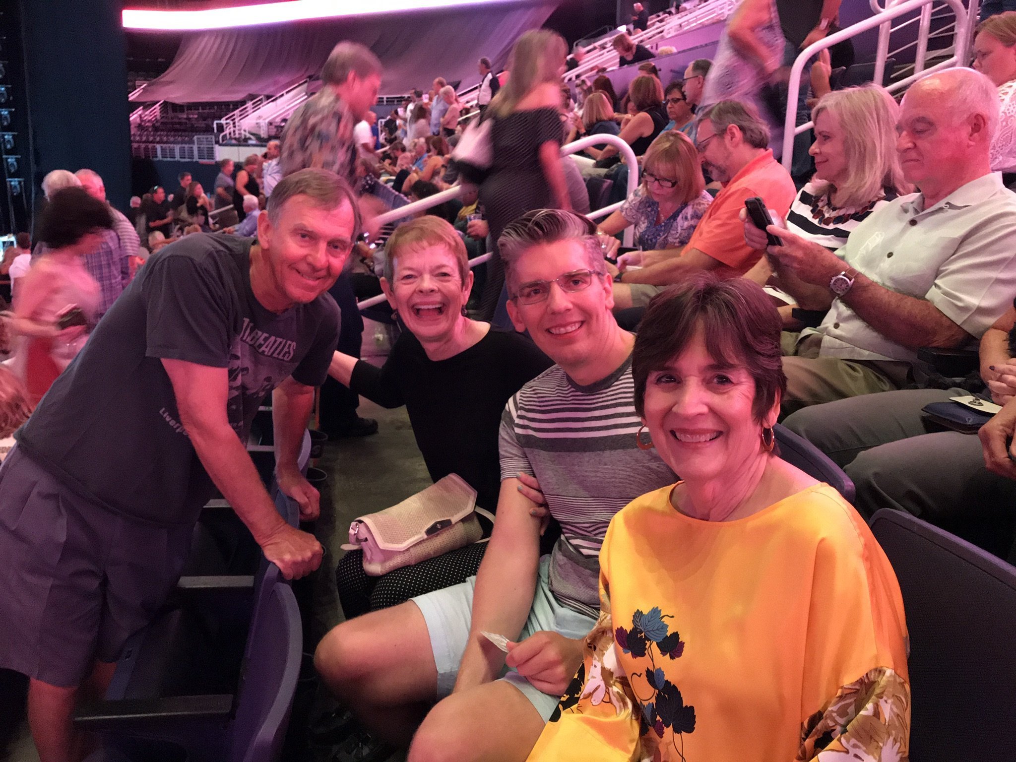 Rod Stewart W/ Special Guest Cyndi Lauper - Pop