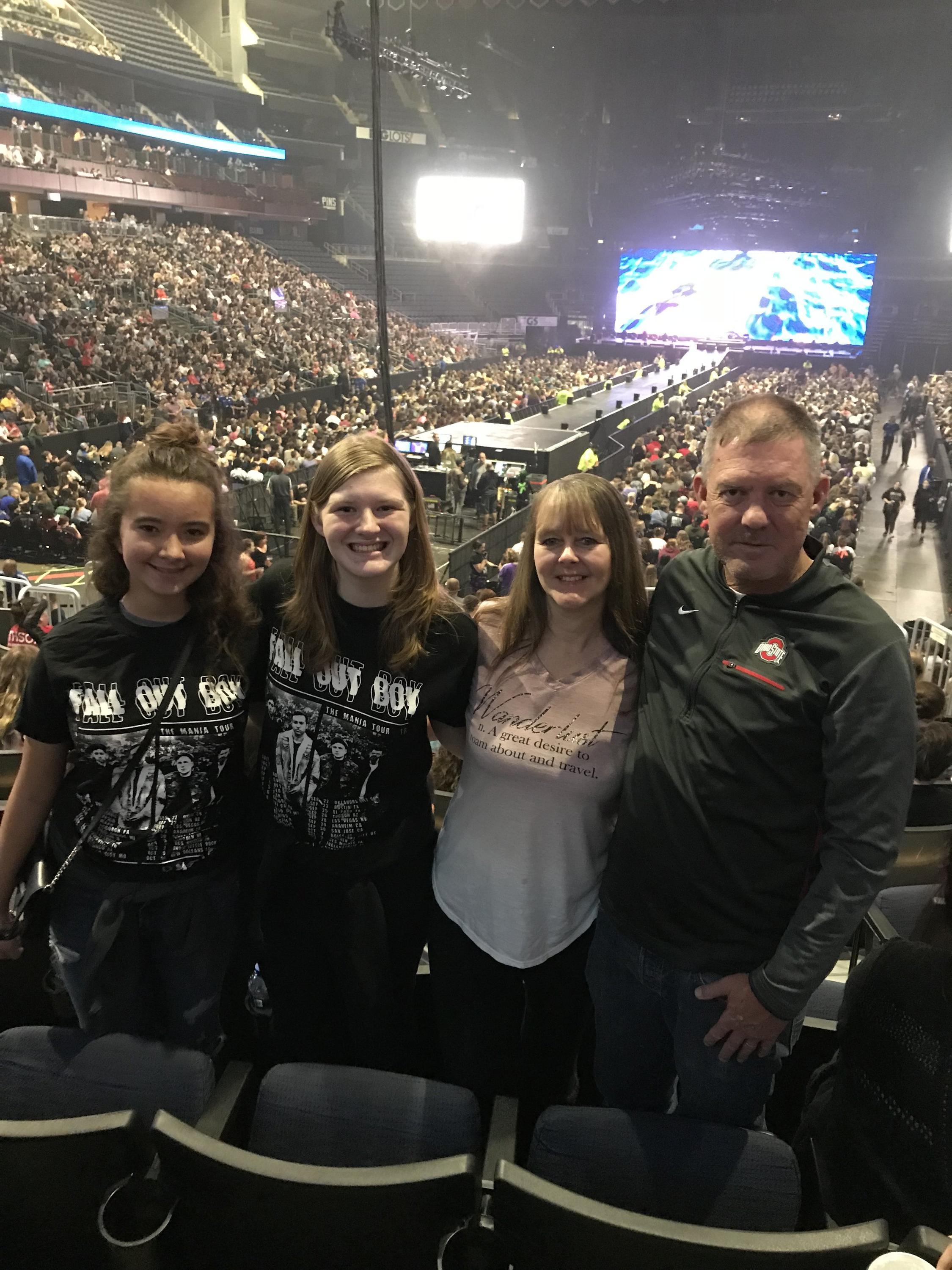 Fall Out Boy: the M a N I a Tour With Machine Gun Kelly - Alternative Rock