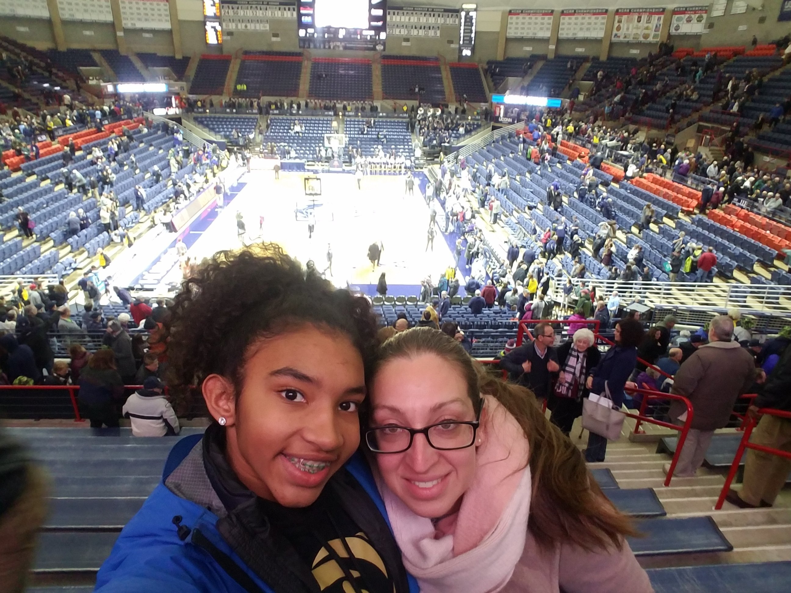 UCONN Huskies vs. Cincinnati Bearcats - NCAA Women's Basketball