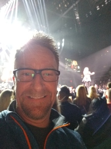 Kelly Clarkson: the Meaning of Life Tour With Special Guest Kelsea Ballerini