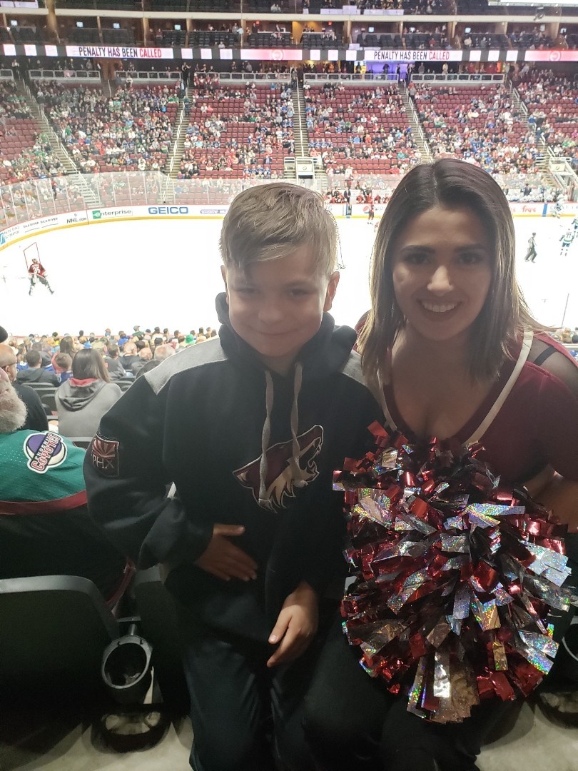 Arizona Coyotes vs. Vancouver Canucks - NHL
