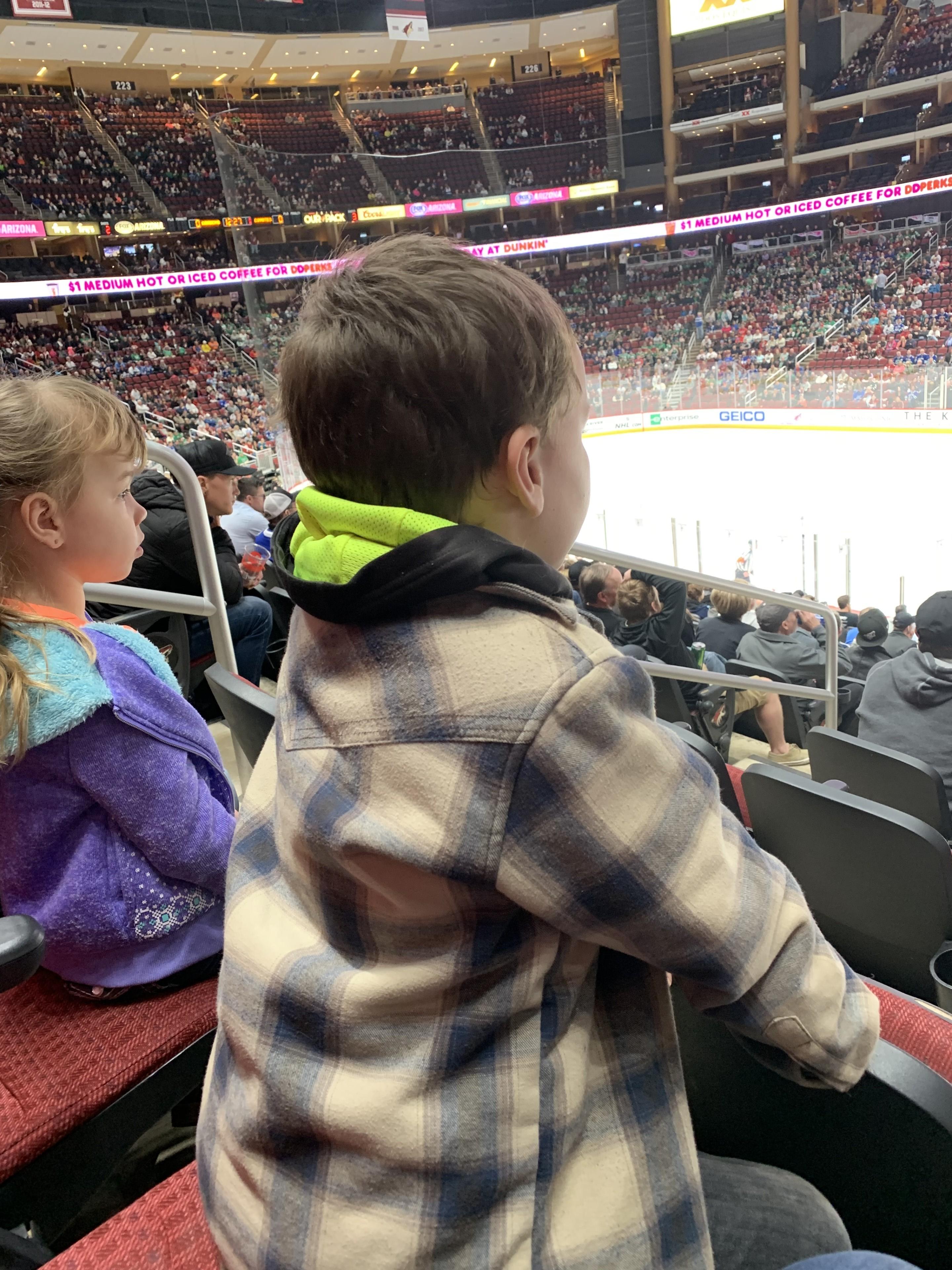 Arizona Coyotes vs. Vancouver Canucks - NHL