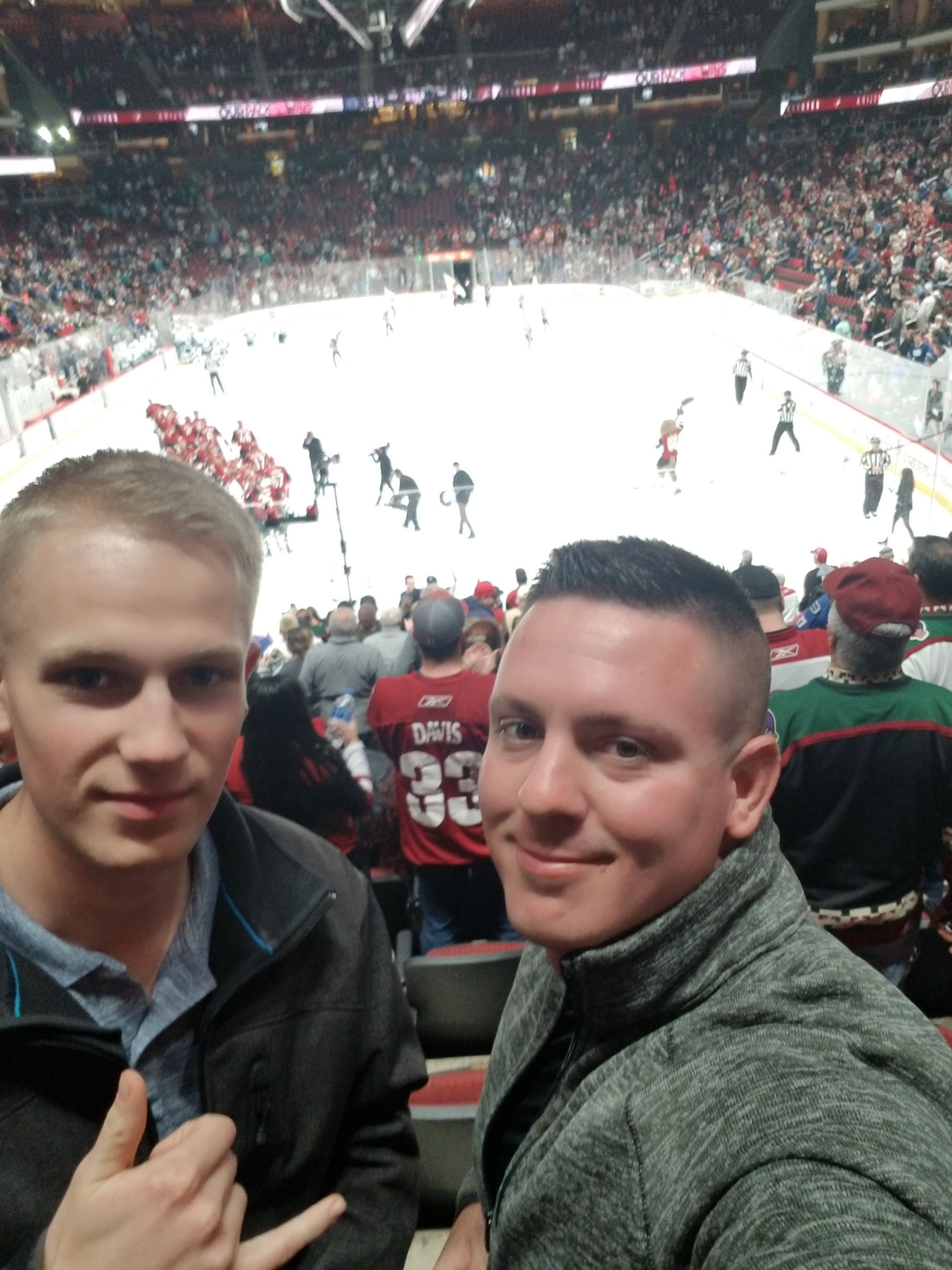 Arizona Coyotes vs. Vancouver Canucks - NHL