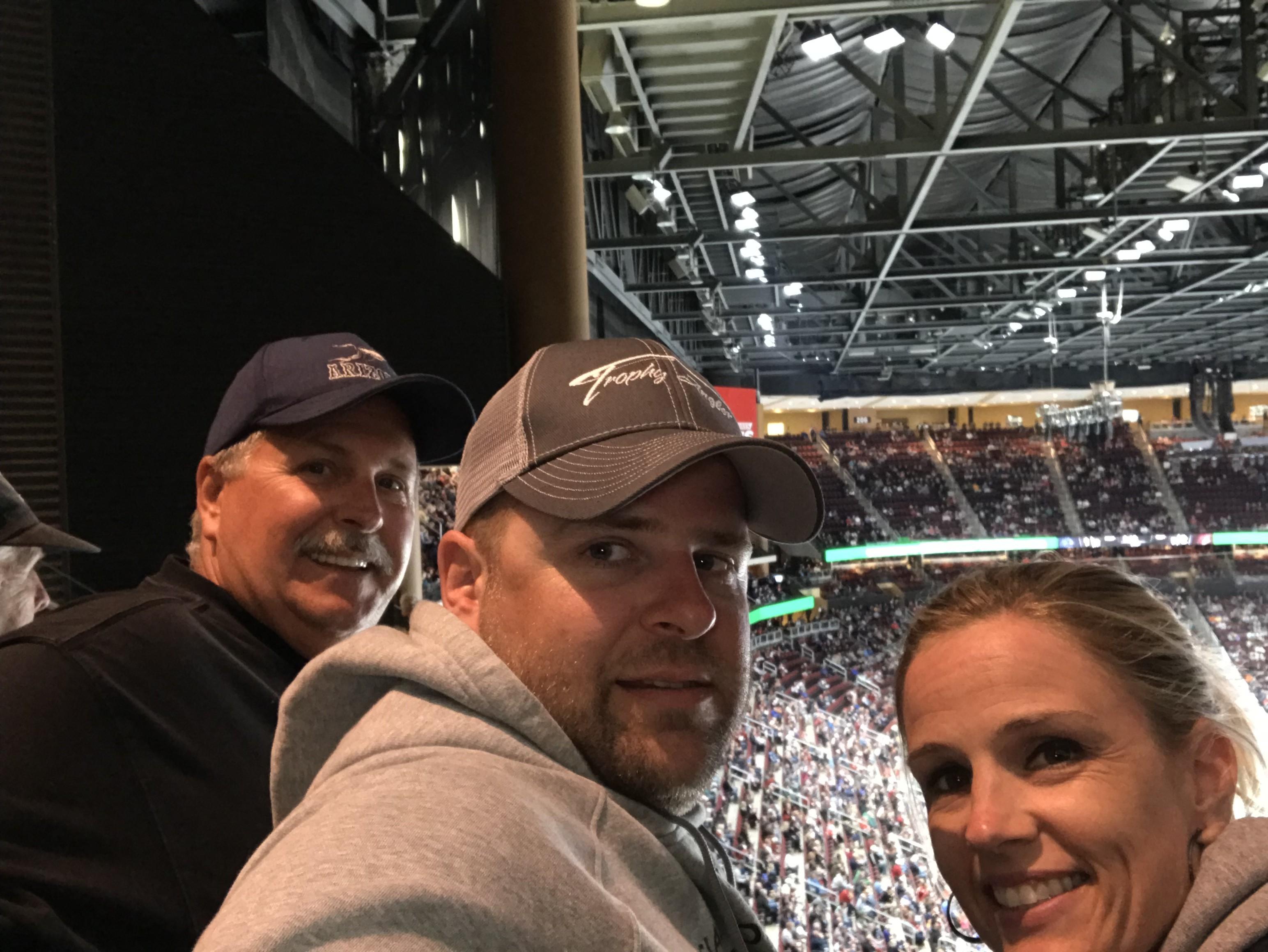 Arizona Coyotes vs. Vancouver Canucks - NHL