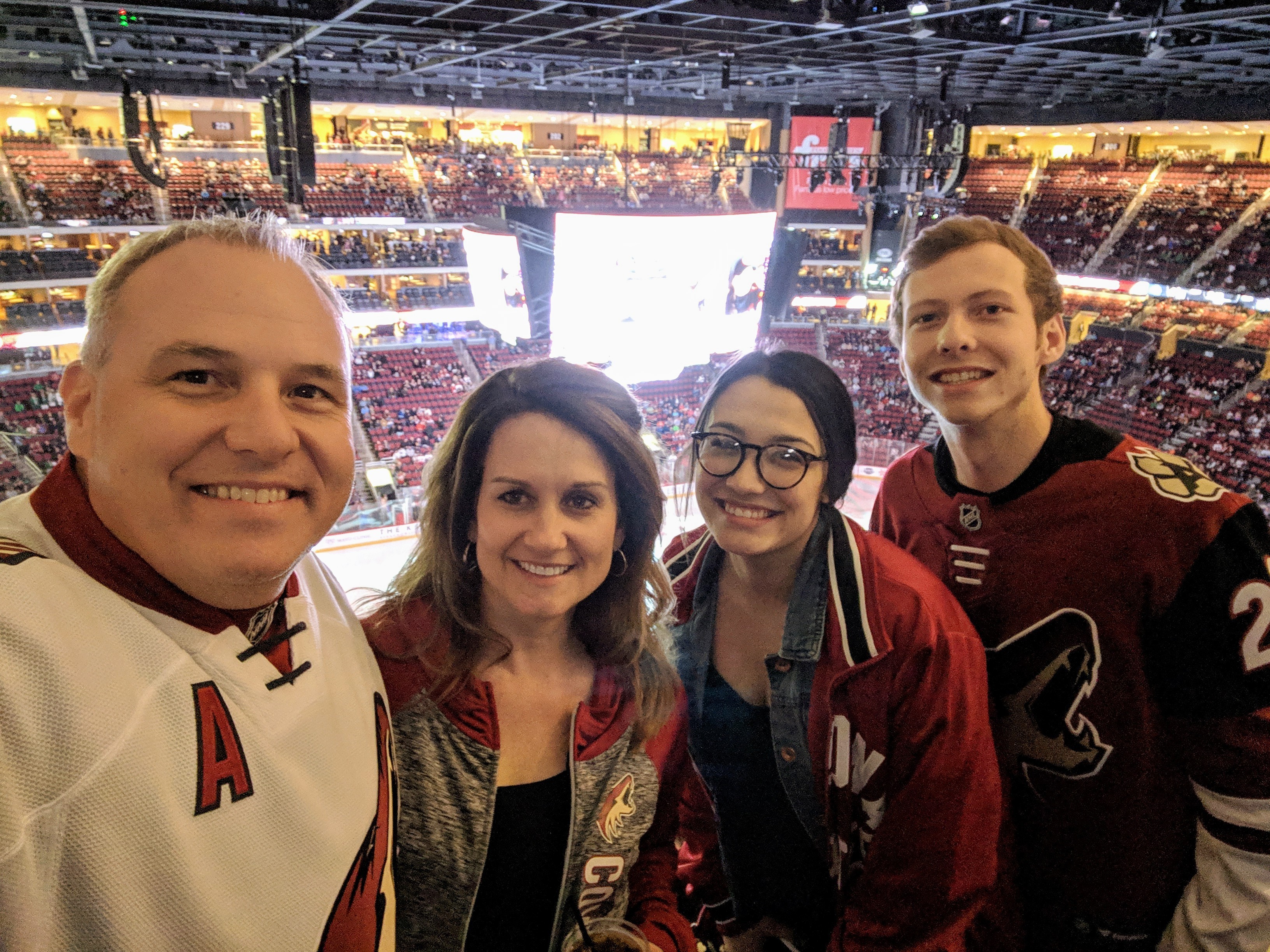 Arizona Coyotes vs. Vancouver Canucks - NHL