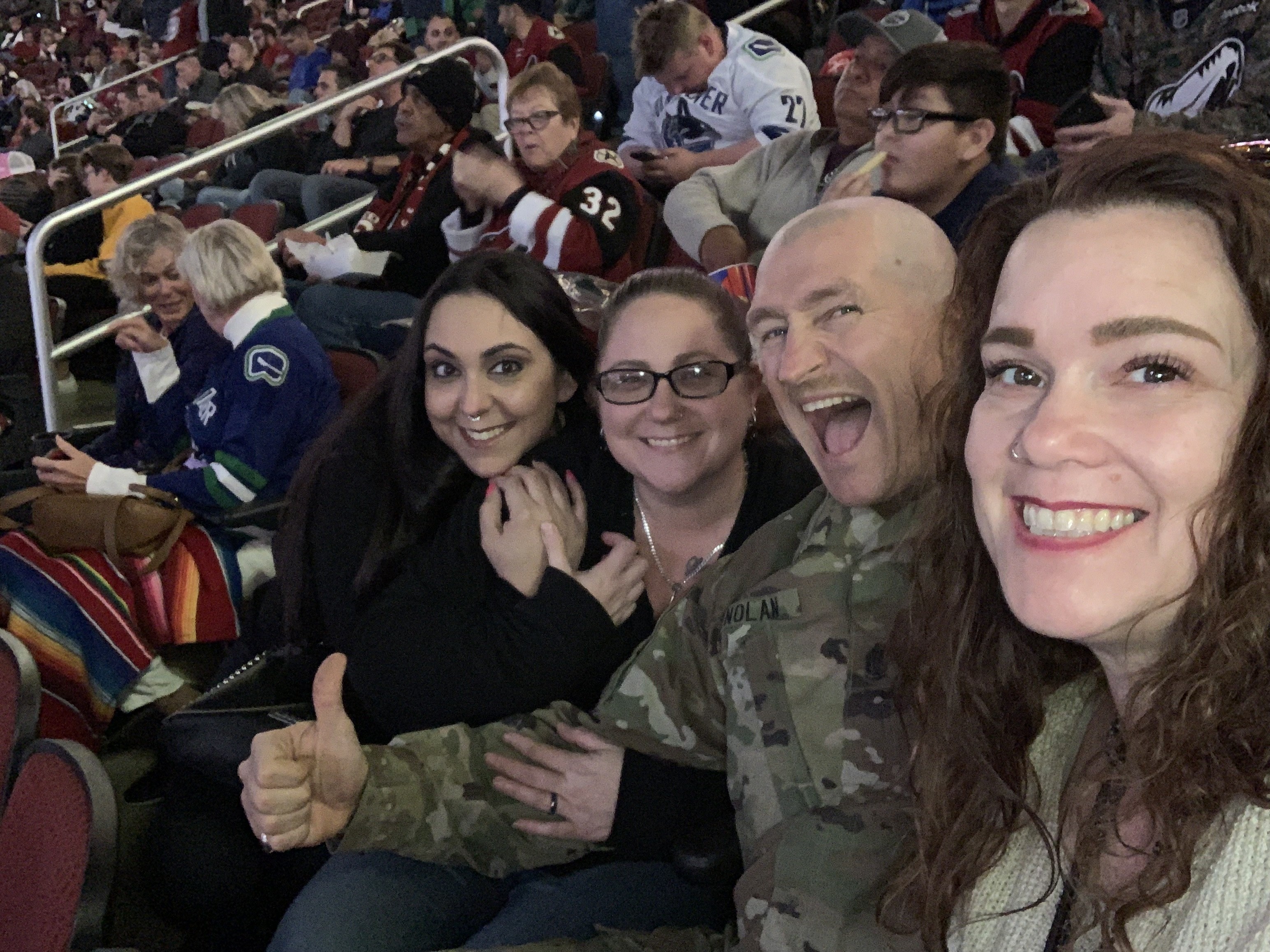 Arizona Coyotes vs. Vancouver Canucks - NHL