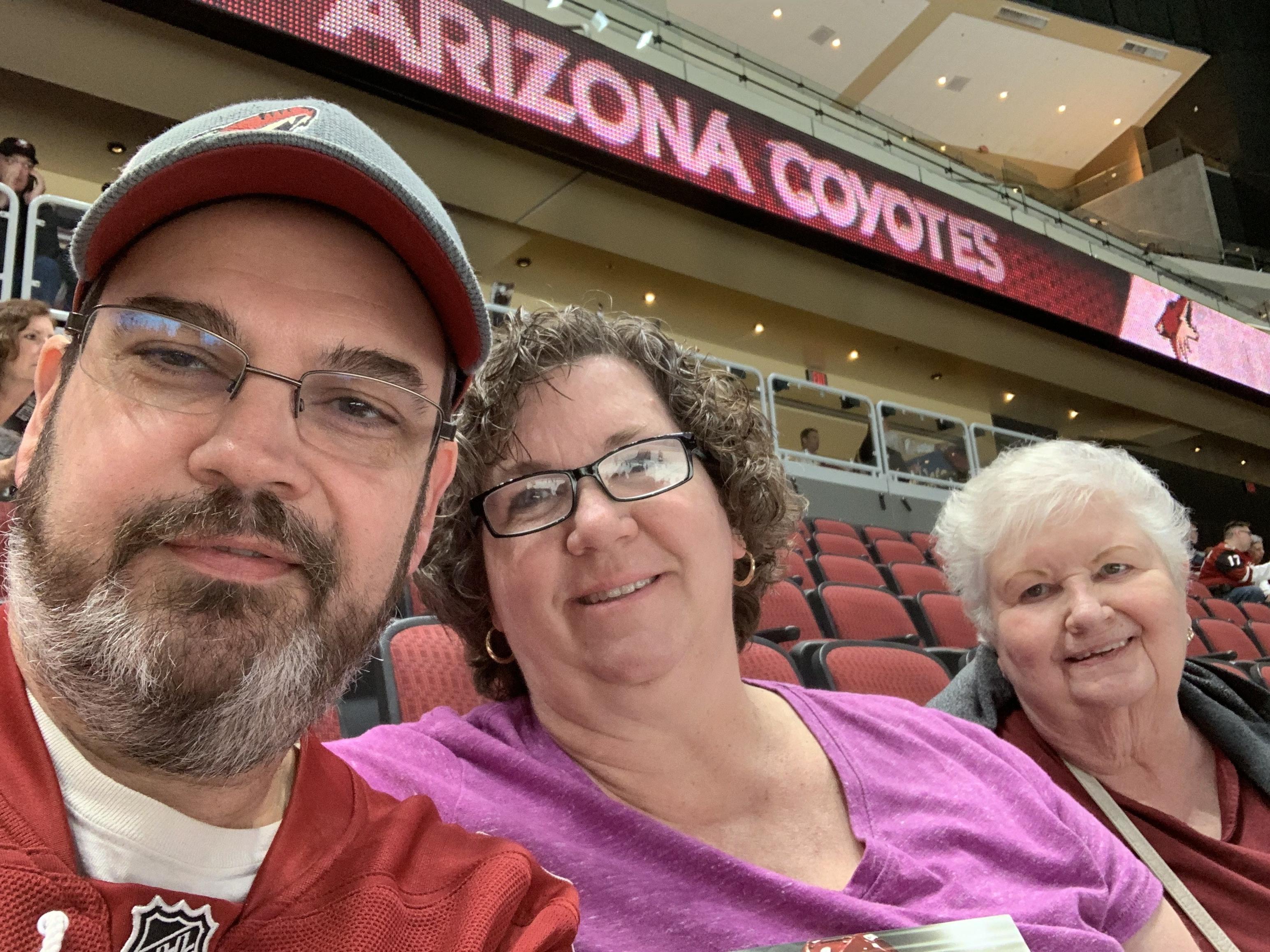 Arizona Coyotes vs. Vancouver Canucks - NHL