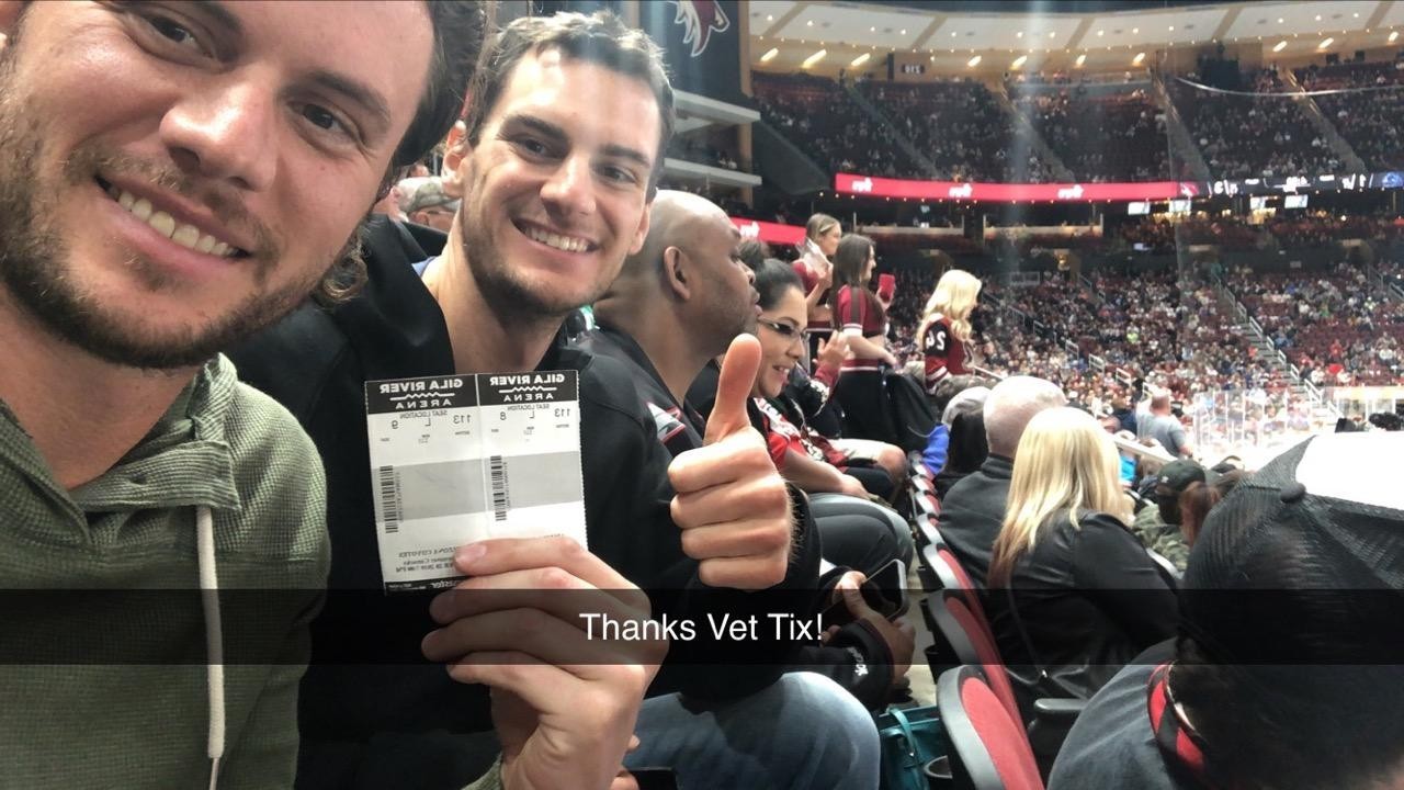 Arizona Coyotes vs. Vancouver Canucks - NHL