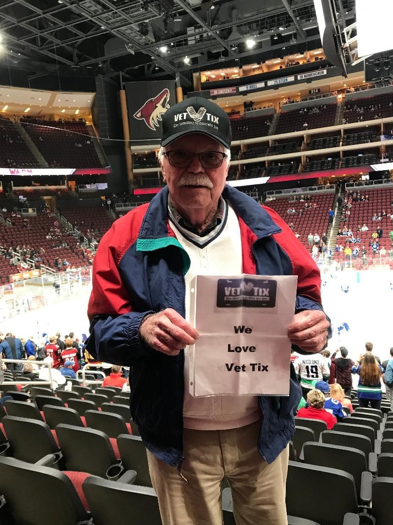 Arizona Coyotes vs. Vancouver Canucks - NHL