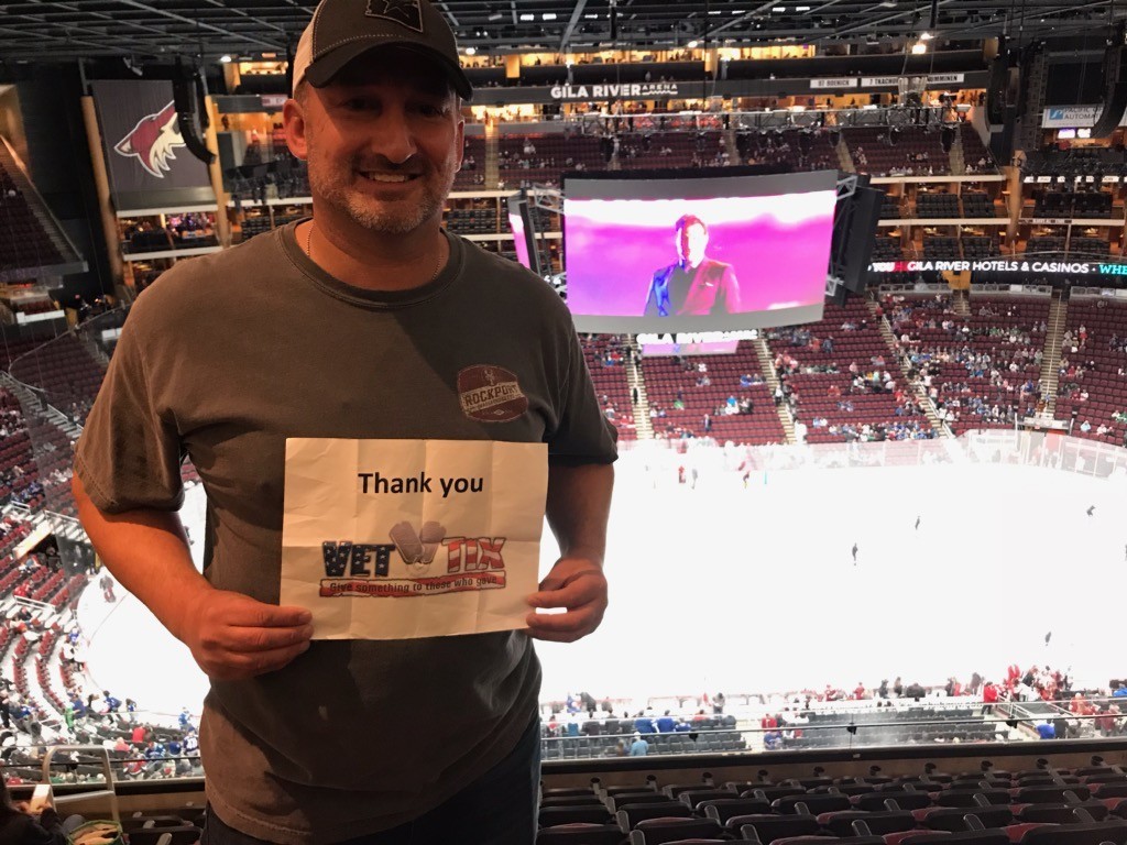 Arizona Coyotes vs. Vancouver Canucks - NHL