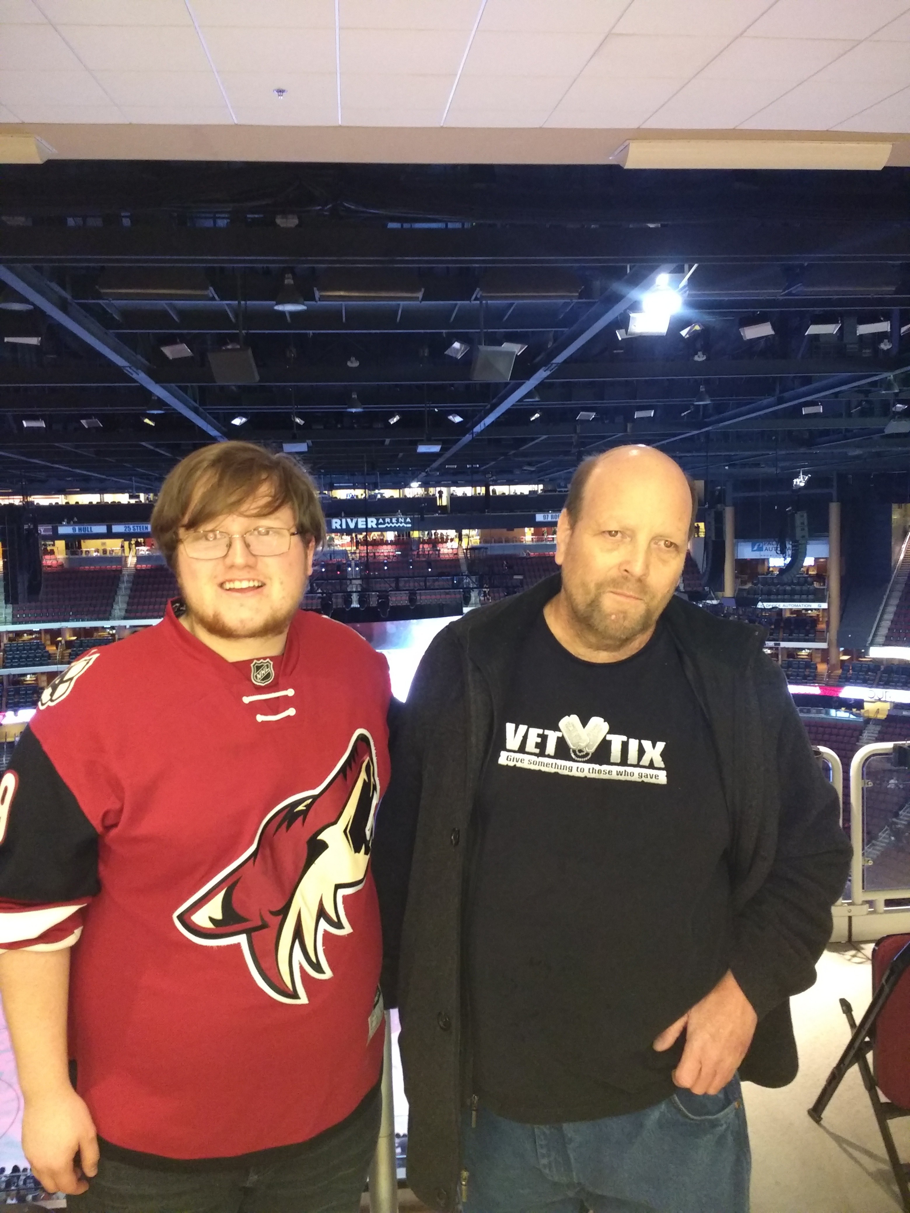 Arizona Coyotes vs. Vancouver Canucks - NHL