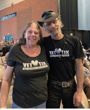 Chris Young: Raised on Country Tour - Country