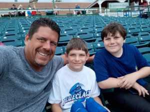 Lakewood BlueClaws vs. Hickory Crawdads - MiLB - Vets Night Out