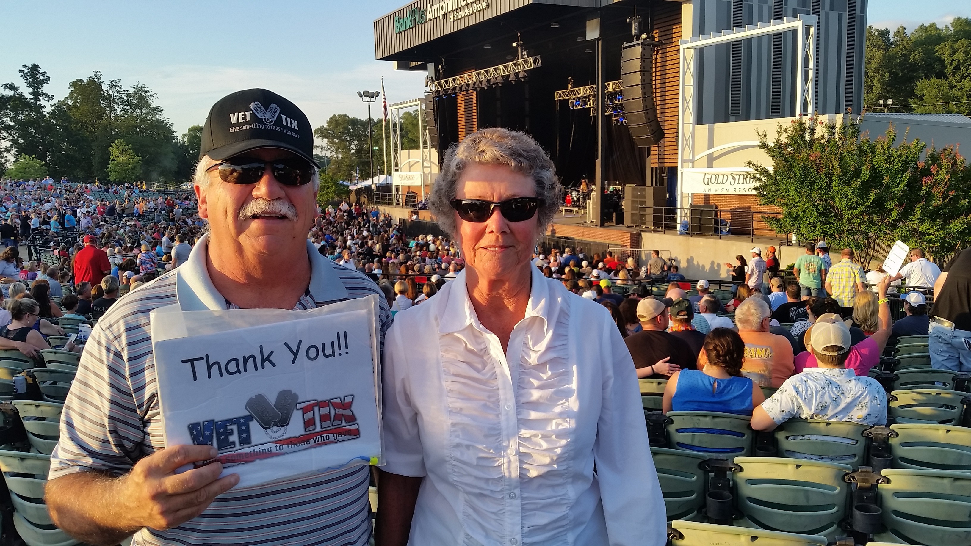Outlaws & Renegades: Feat. Travis Tritt and the Charlie Daniels Band - Country
