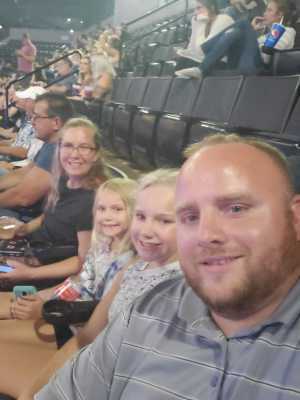 Miranda Lambert: Roadside Bars and Pink Guitars Tour