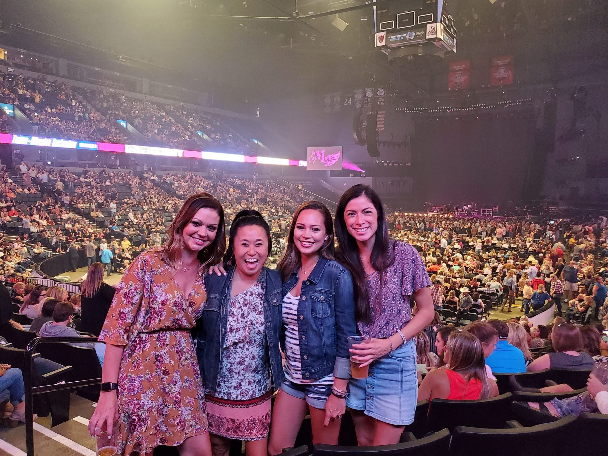 Miranda Lambert: Roadside Bars and Pink Guitars Tour