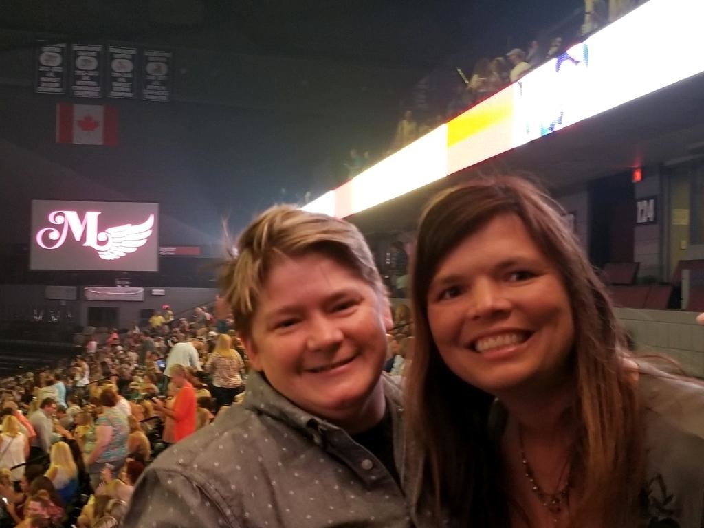 Miranda Lambert: Roadside Bars and Pink Guitars Tour