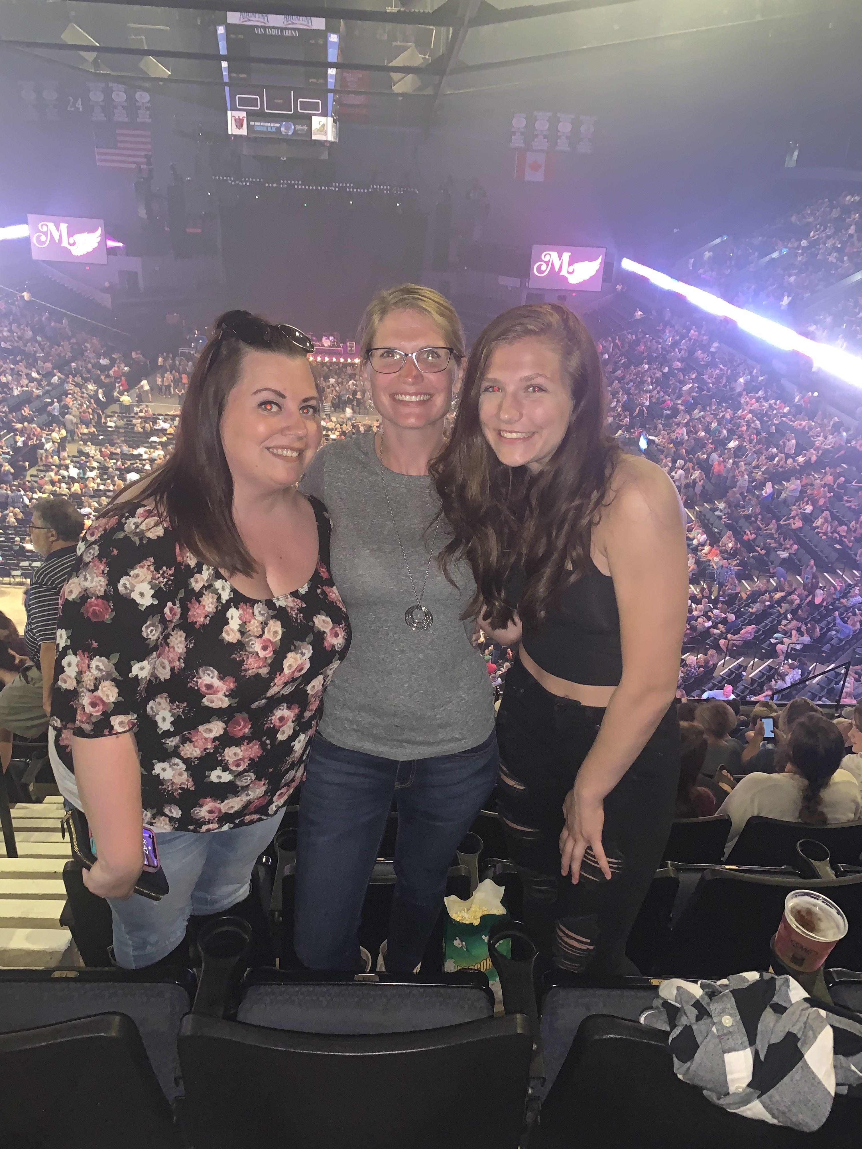 Miranda Lambert: Roadside Bars and Pink Guitars Tour