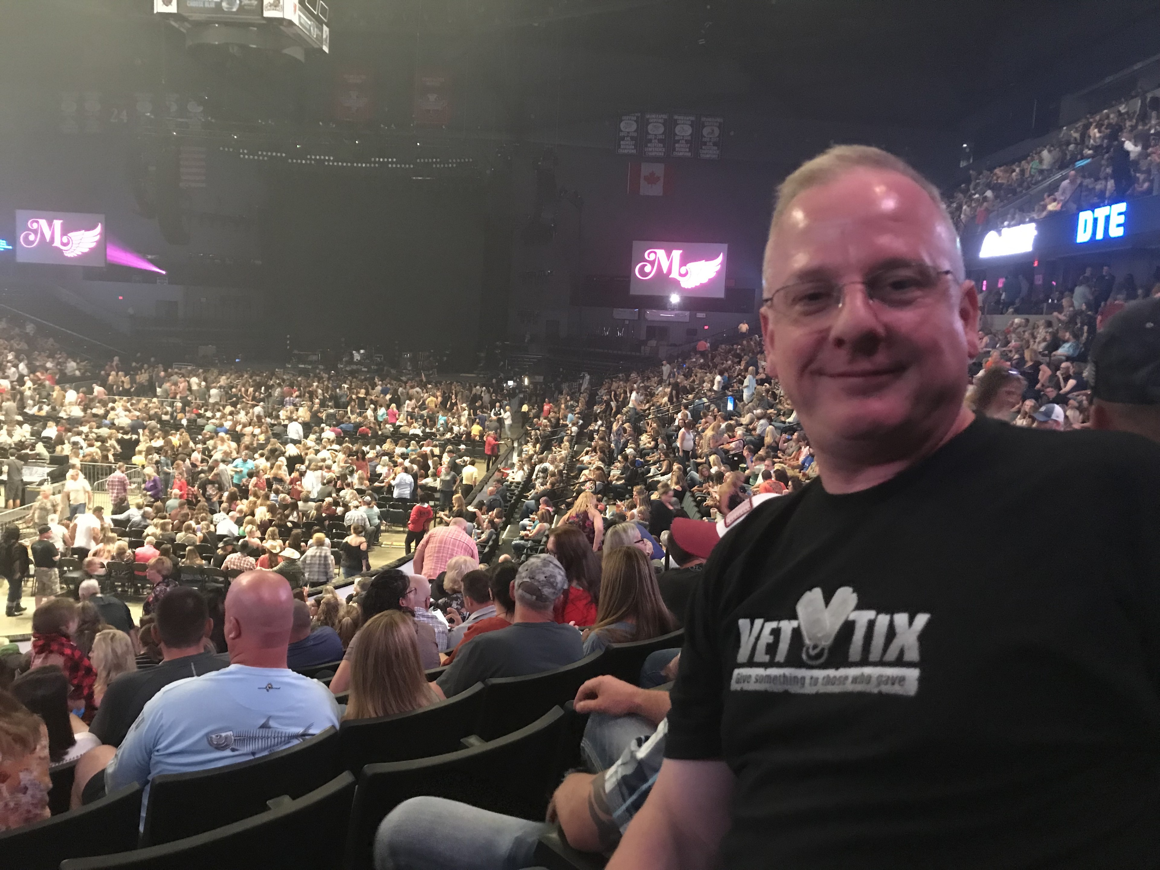 Miranda Lambert: Roadside Bars and Pink Guitars Tour