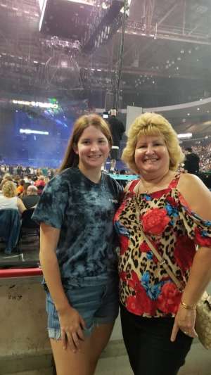 The Chainsmokers/5 Seconds of Summer/lennon Stella: World War Joy Tour