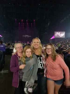 Miranda Lambert: Roadside Bars and Pink Guitars Tour