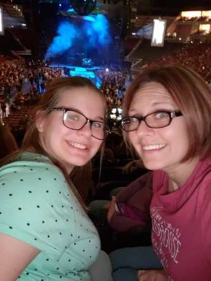 The Chainsmokers/5 Seconds of Summer/lennon Stella: World War Joy Tour